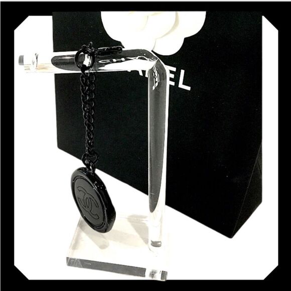 CHANELāBLACK BAG CHARM KEYCHAIN KEY RING - Picture 2 of 4